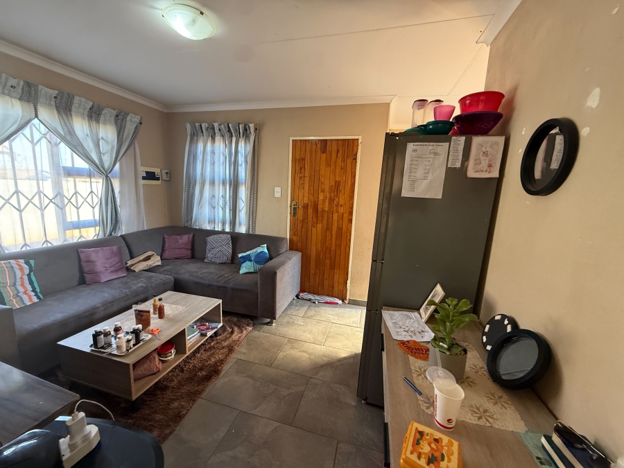 2 Bedroom Property for Sale in Toekomsrus Gauteng