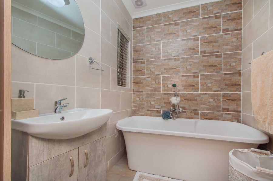 3 Bedroom Property for Sale in Noordkruin Gauteng