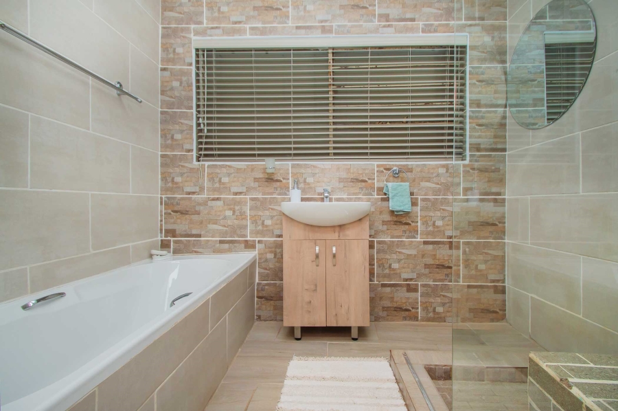 3 Bedroom Property for Sale in Noordkruin Gauteng