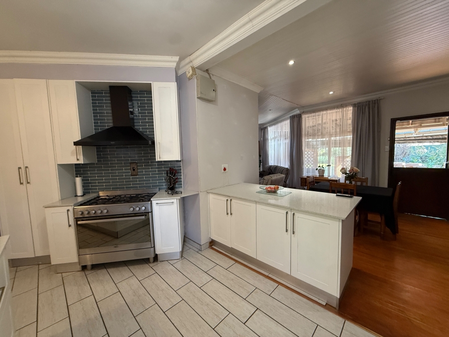 To Let 3 Bedroom Property for Rent in Florida Gauteng