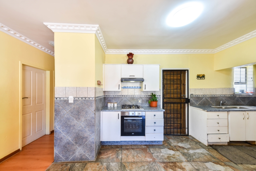 5 Bedroom Property for Sale in Garsfontein Gauteng