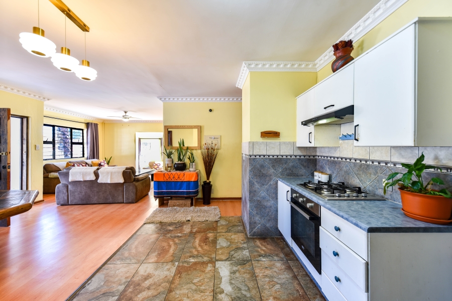 5 Bedroom Property for Sale in Garsfontein Gauteng