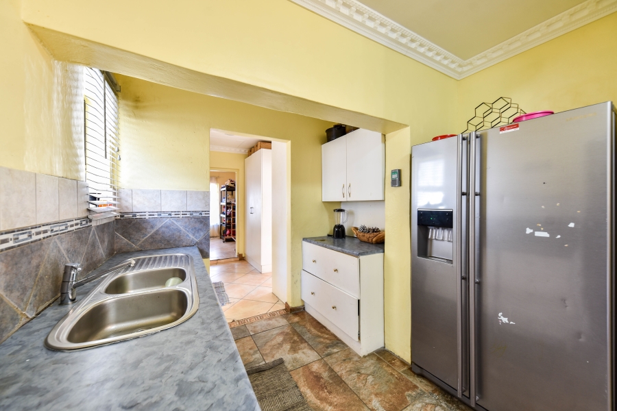 5 Bedroom Property for Sale in Garsfontein Gauteng