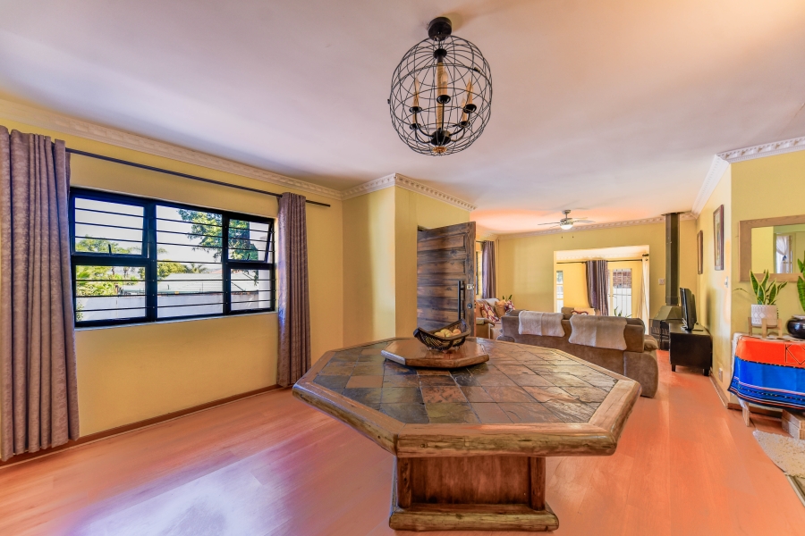 5 Bedroom Property for Sale in Garsfontein Gauteng