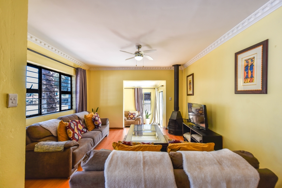 5 Bedroom Property for Sale in Garsfontein Gauteng