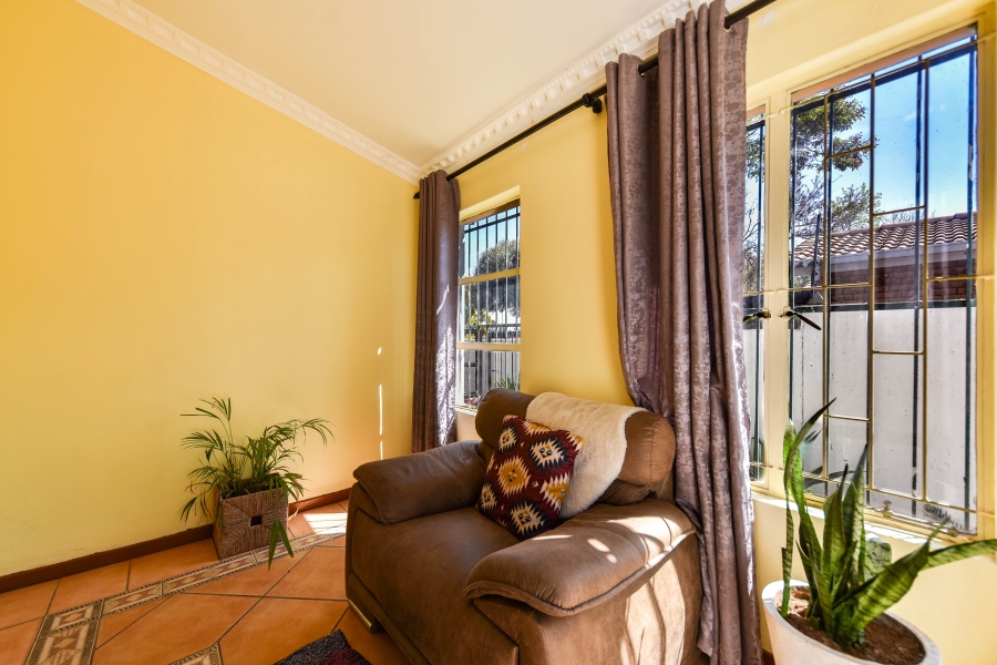 5 Bedroom Property for Sale in Garsfontein Gauteng