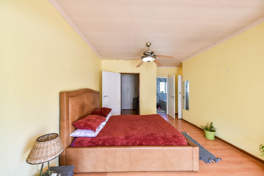 5 Bedroom Property for Sale in Garsfontein Gauteng