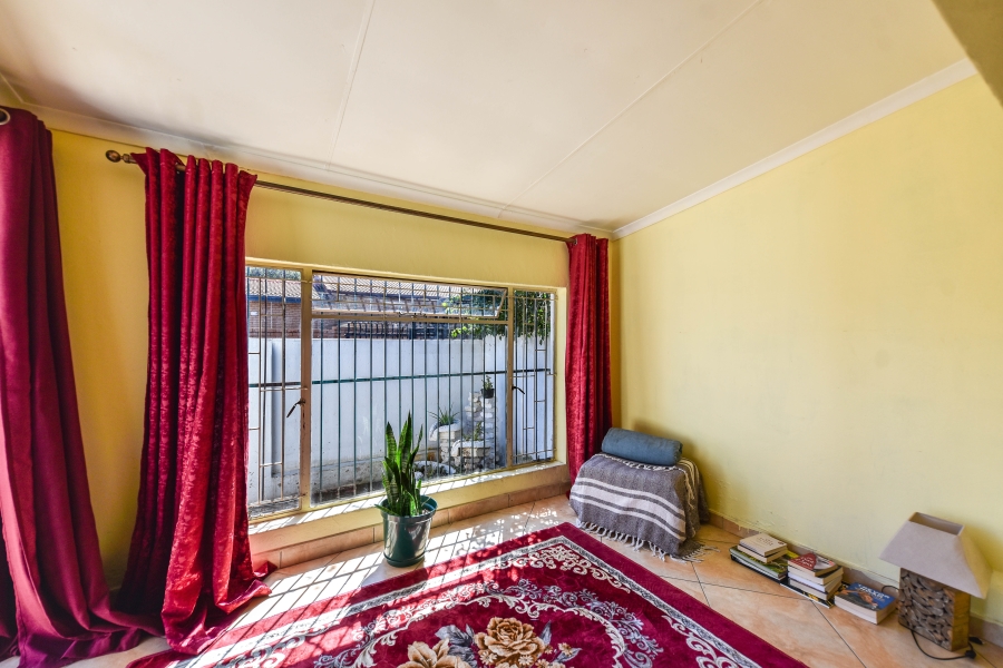 5 Bedroom Property for Sale in Garsfontein Gauteng