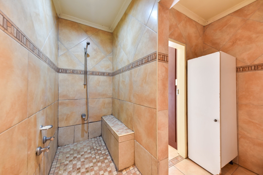 5 Bedroom Property for Sale in Garsfontein Gauteng