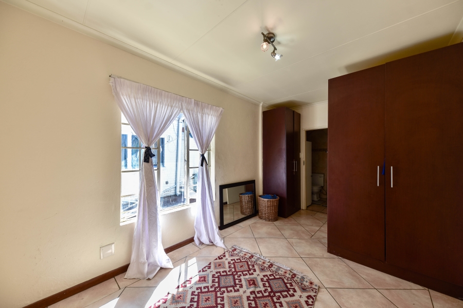 5 Bedroom Property for Sale in Garsfontein Gauteng