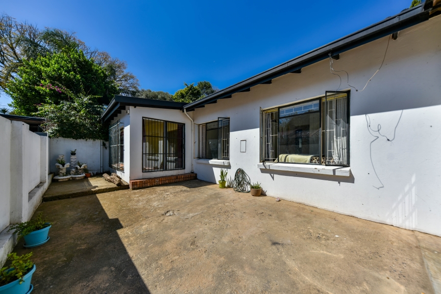 5 Bedroom Property for Sale in Garsfontein Gauteng