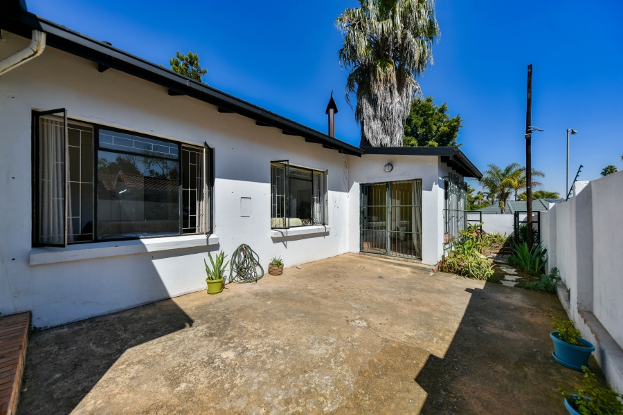 5 Bedroom Property for Sale in Garsfontein Gauteng