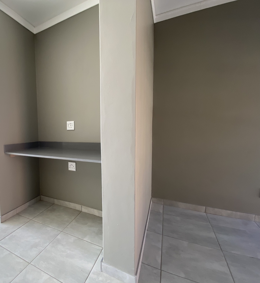 To Let 2 Bedroom Property for Rent in Equestria Gauteng