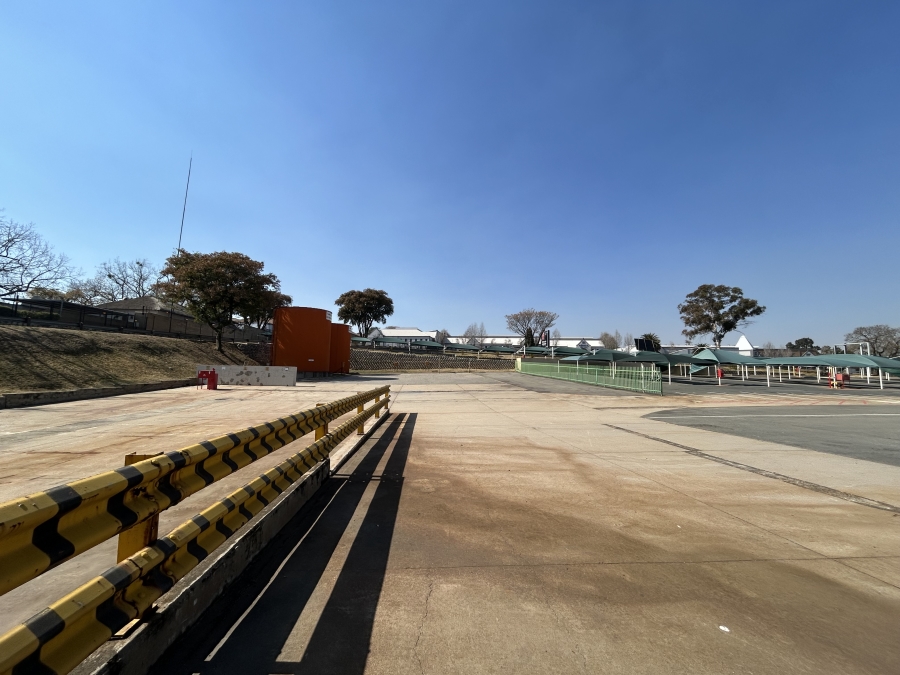 To Let Commercial Property for Rent in Halfway House Gauteng