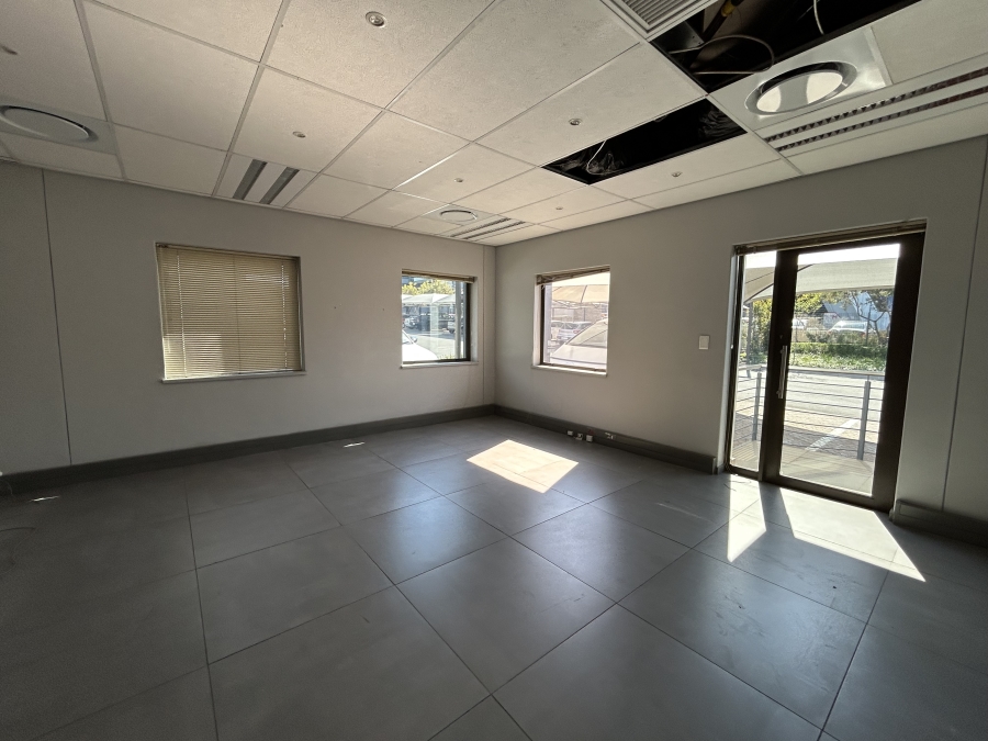 To Let Commercial Property for Rent in Vorna Valley Gauteng