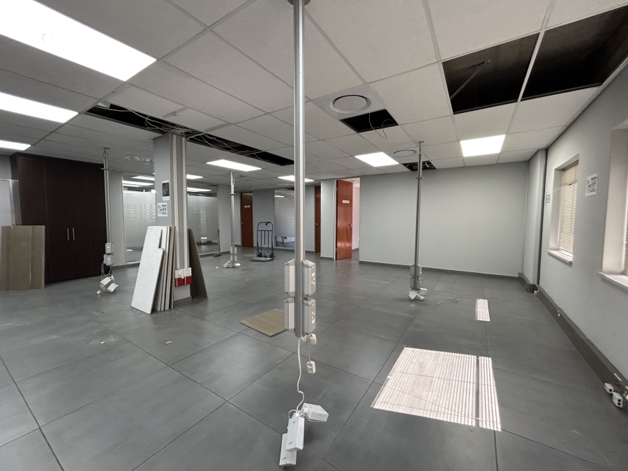 To Let Commercial Property for Rent in Vorna Valley Gauteng
