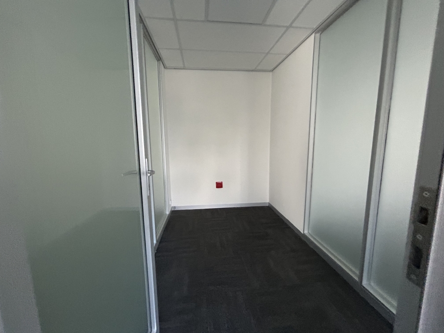 To Let Commercial Property for Rent in Vorna Valley Gauteng