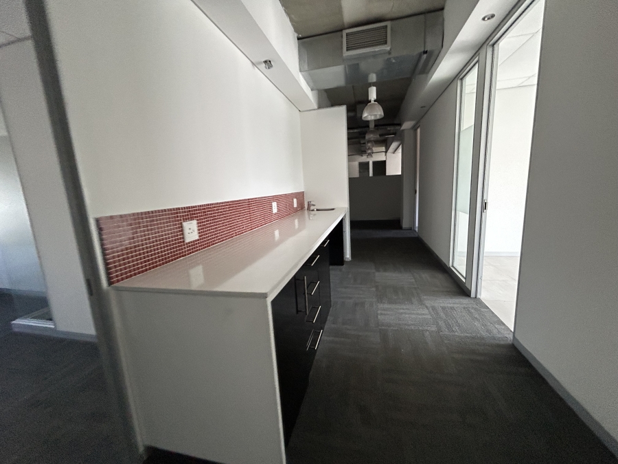 To Let Commercial Property for Rent in Vorna Valley Gauteng