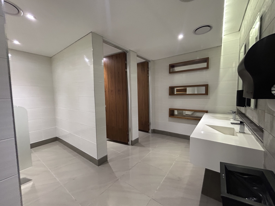 To Let Commercial Property for Rent in Vorna Valley Gauteng