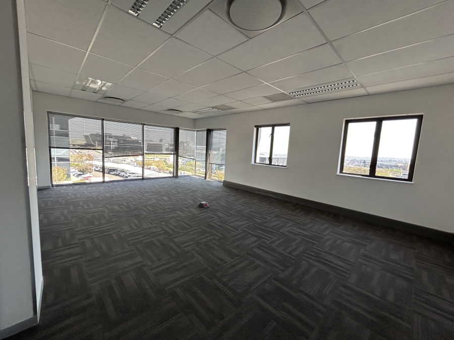 To Let Commercial Property for Rent in Vorna Valley Gauteng