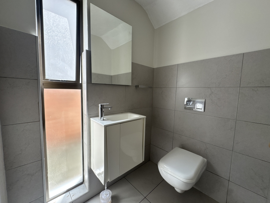 To Let 4 Bedroom Property for Rent in Bryanston East Gauteng