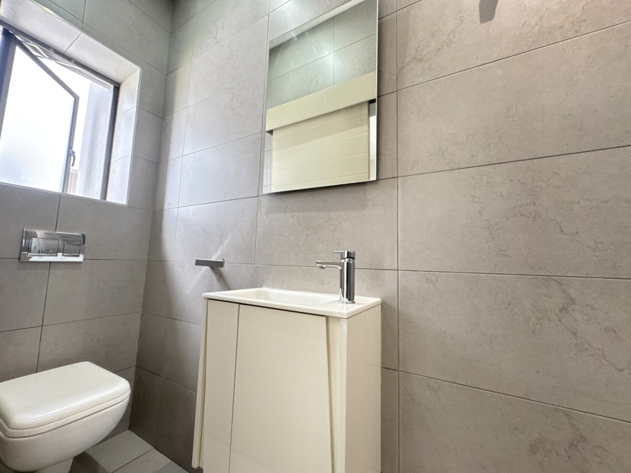 To Let 4 Bedroom Property for Rent in Bryanston East Gauteng