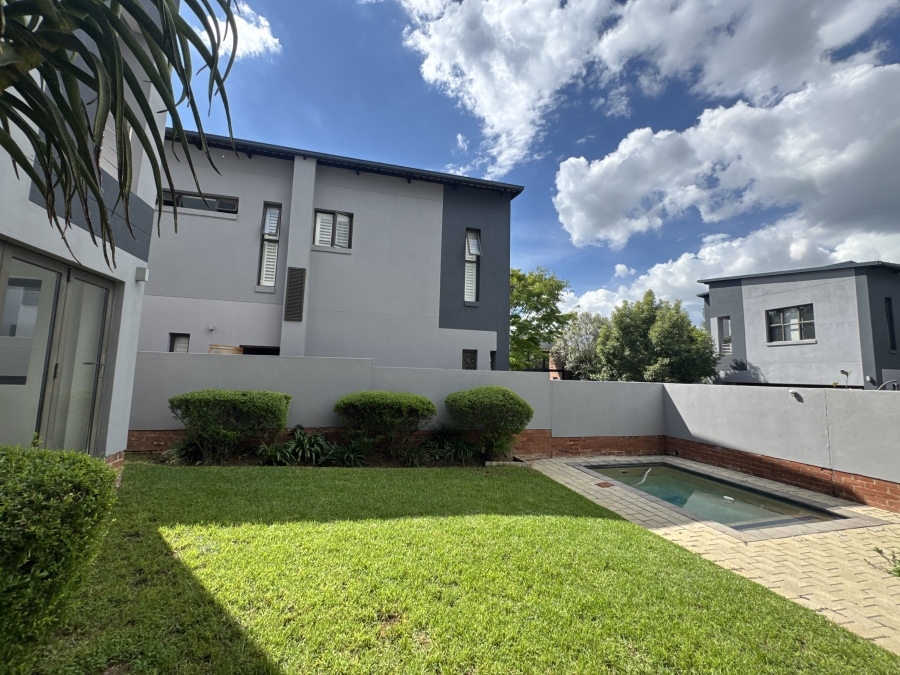 To Let 4 Bedroom Property for Rent in Bryanston East Gauteng