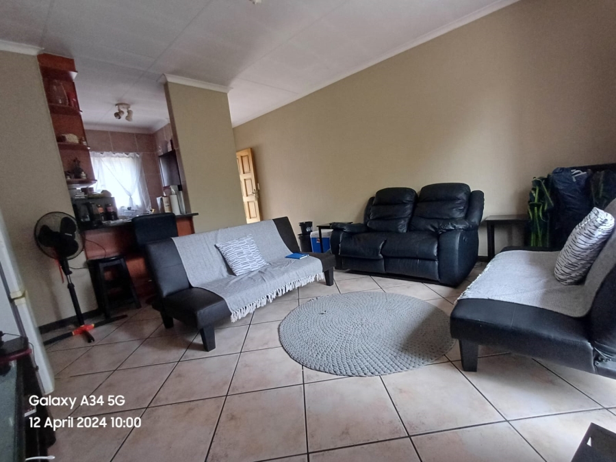 2 Bedroom Property for Sale in Wilgeheuwel Gauteng