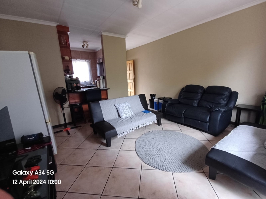 2 Bedroom Property for Sale in Wilgeheuwel Gauteng