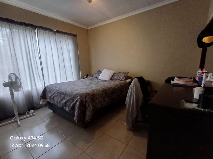 2 Bedroom Property for Sale in Wilgeheuwel Gauteng