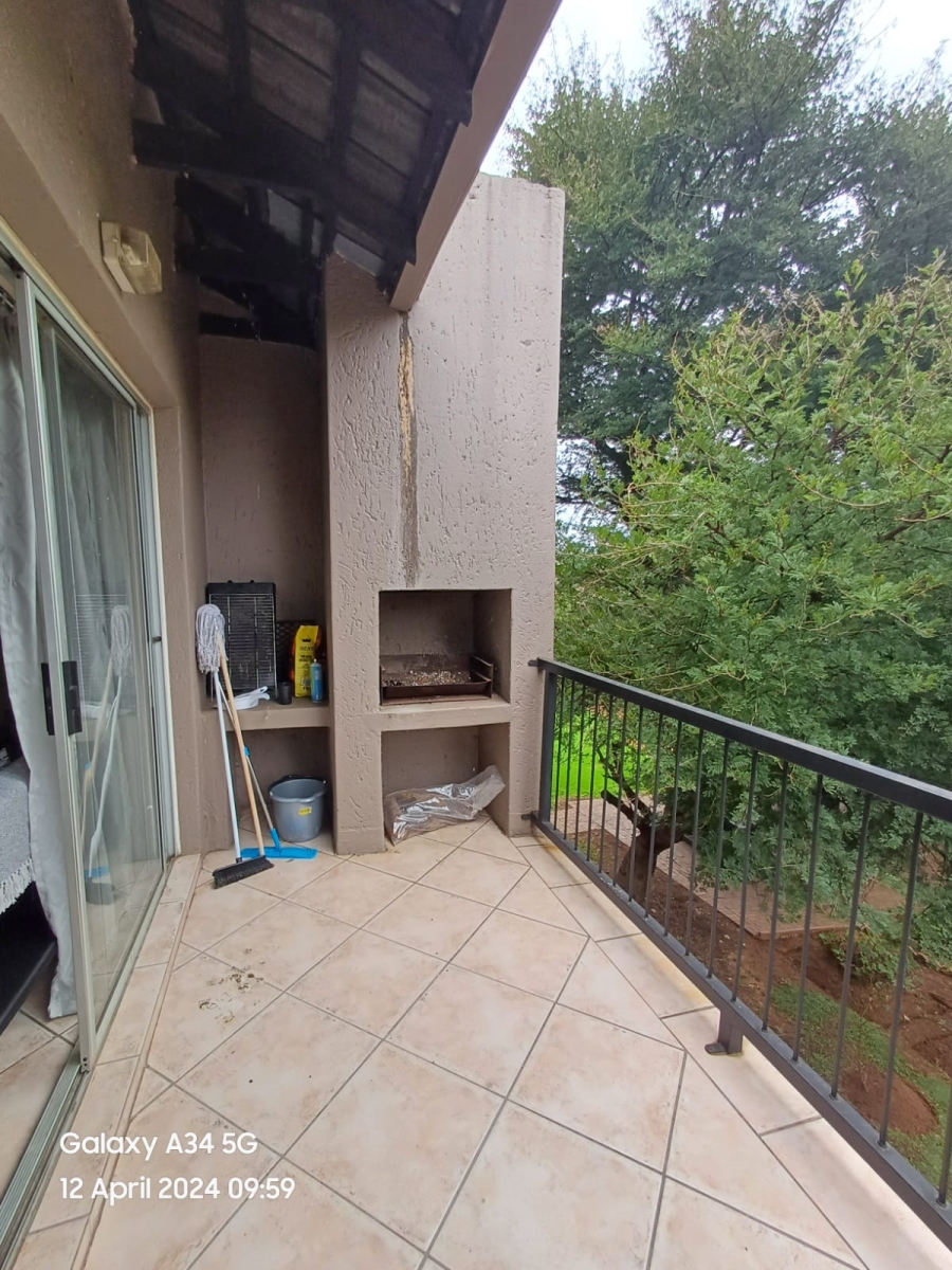 2 Bedroom Property for Sale in Wilgeheuwel Gauteng