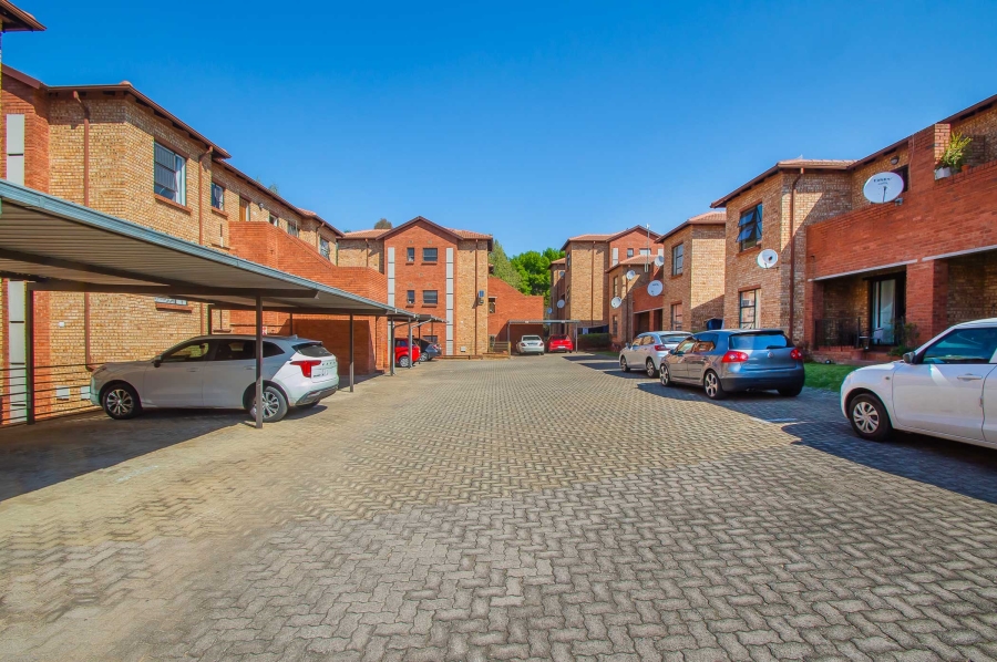 2 Bedroom Property for Sale in Weltevreden Park Gauteng