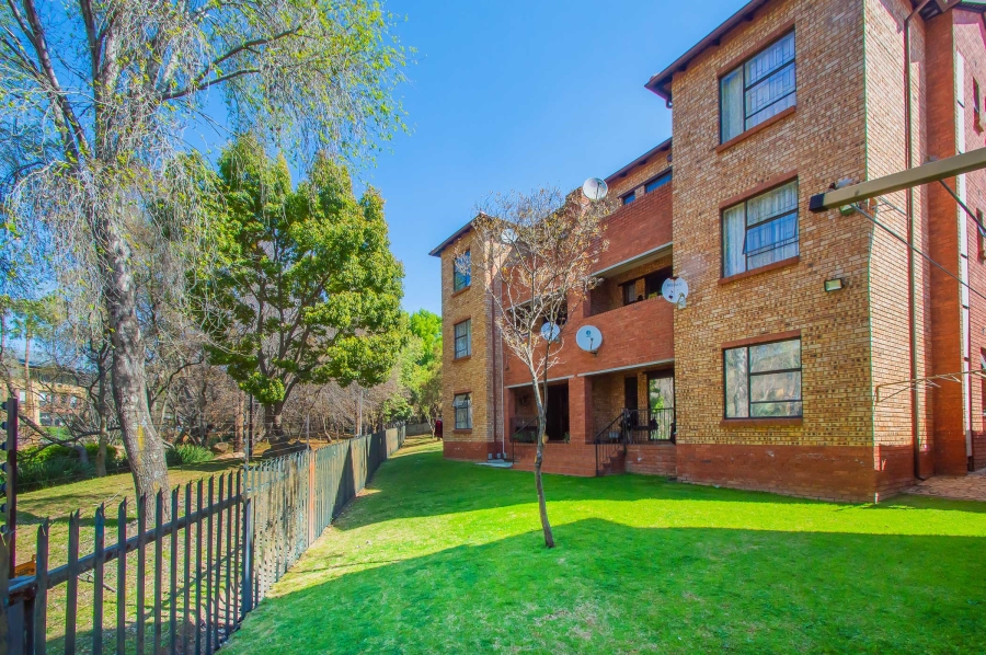 2 Bedroom Property for Sale in Weltevreden Park Gauteng