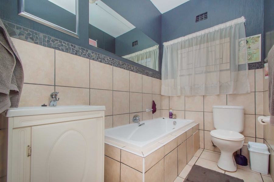 2 Bedroom Property for Sale in Weltevreden Park Gauteng