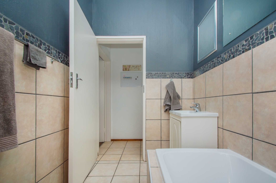 2 Bedroom Property for Sale in Weltevreden Park Gauteng