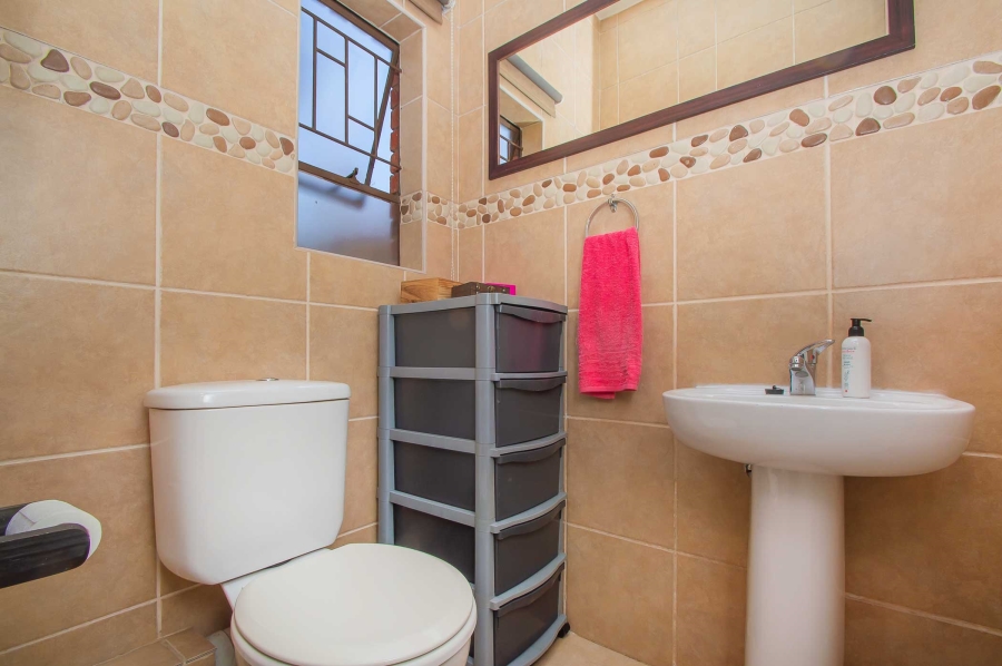 2 Bedroom Property for Sale in Weltevreden Park Gauteng