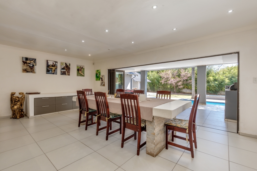 7 Bedroom Property for Sale in Magaliessig Gauteng