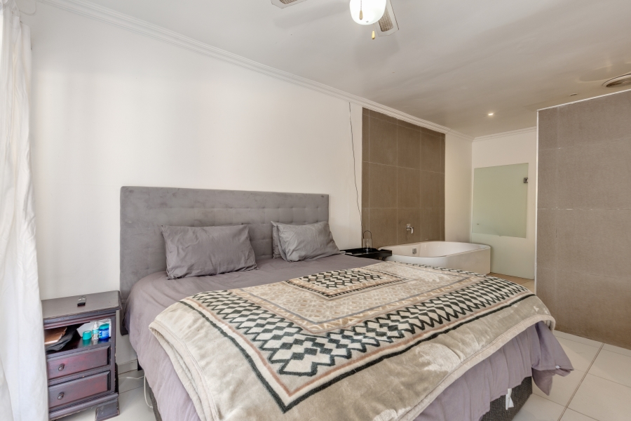 7 Bedroom Property for Sale in Magaliessig Gauteng
