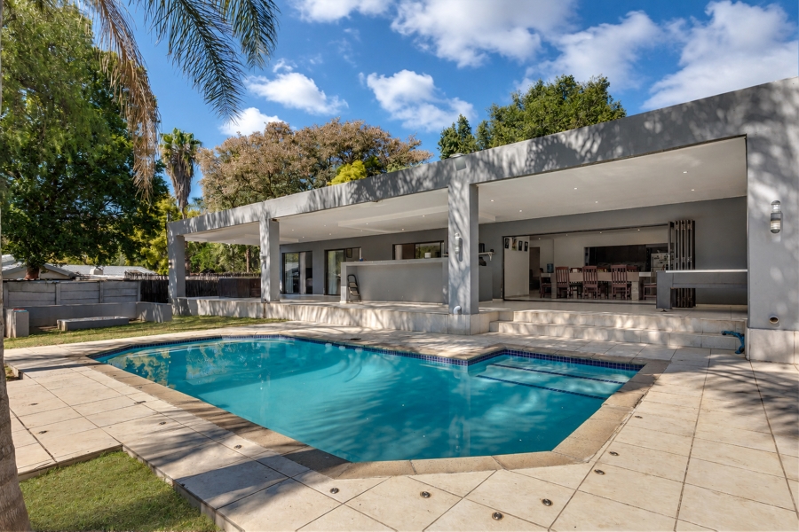 7 Bedroom Property for Sale in Magaliessig Gauteng