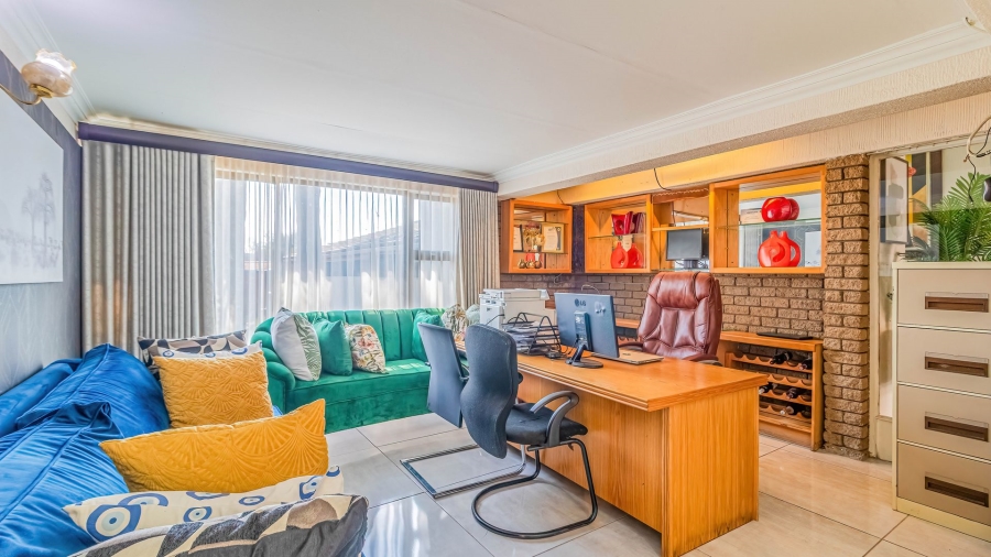 To Let 6 Bedroom Property for Rent in Robin Hills Gauteng
