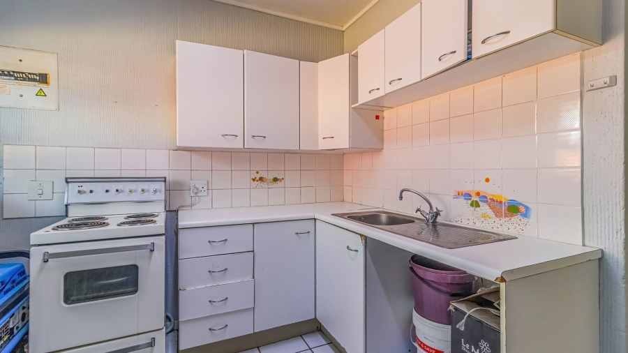 To Let 6 Bedroom Property for Rent in Robin Hills Gauteng