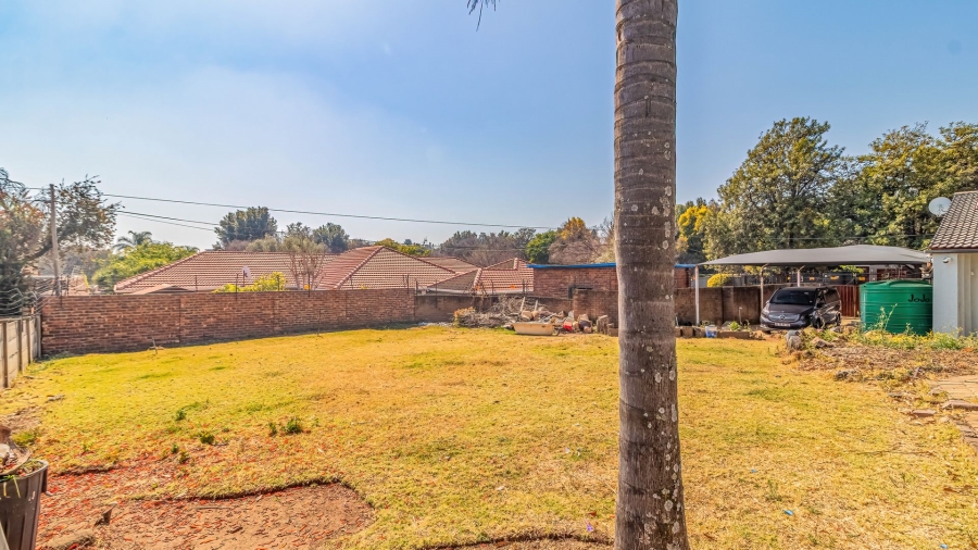 To Let 6 Bedroom Property for Rent in Robin Hills Gauteng