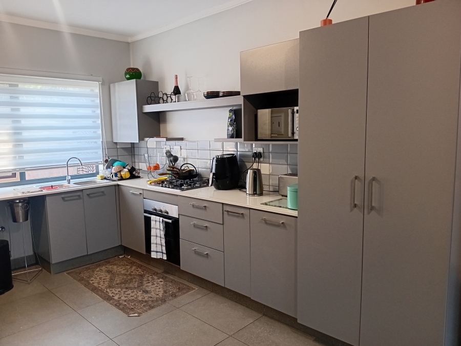 To Let 2 Bedroom Property for Rent in Olympus AH Gauteng