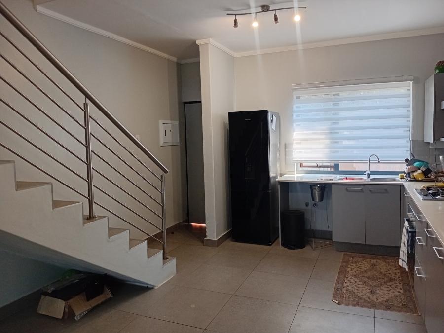 To Let 2 Bedroom Property for Rent in Olympus AH Gauteng