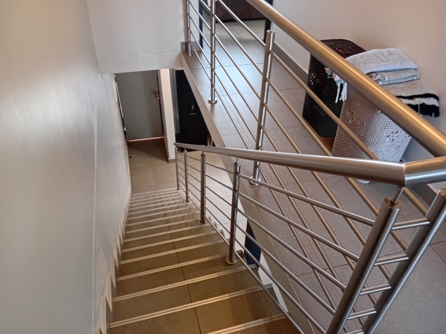 To Let 2 Bedroom Property for Rent in Olympus AH Gauteng