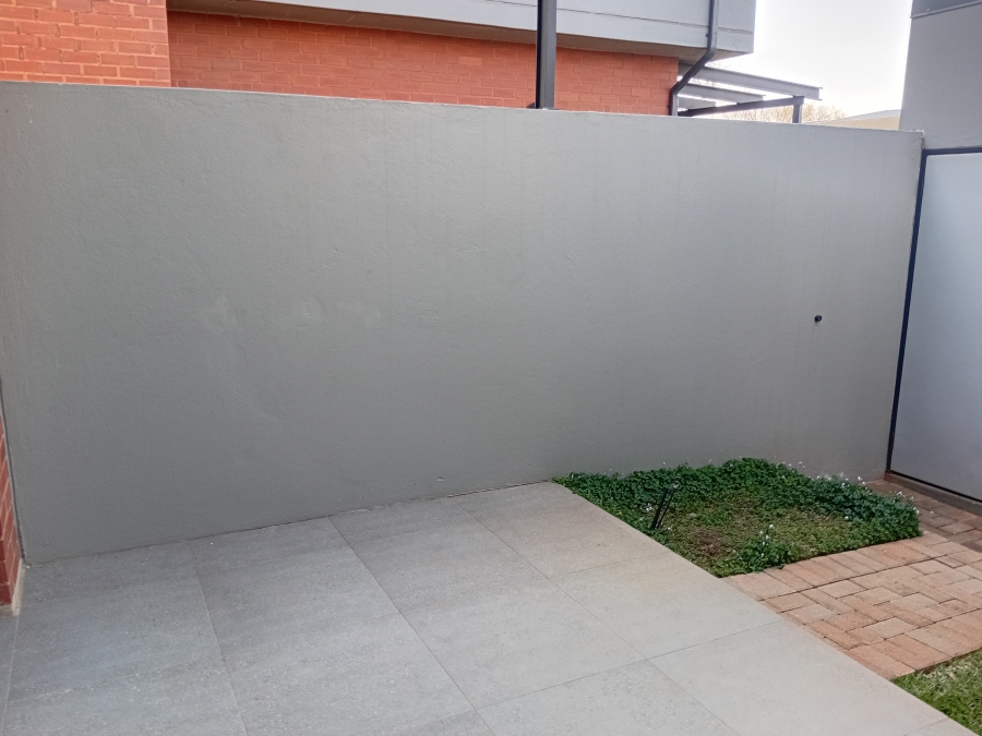 To Let 2 Bedroom Property for Rent in Olympus AH Gauteng