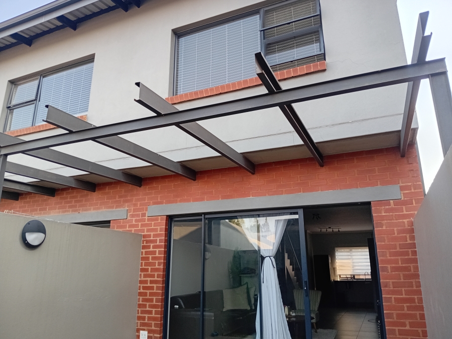 To Let 2 Bedroom Property for Rent in Olympus AH Gauteng
