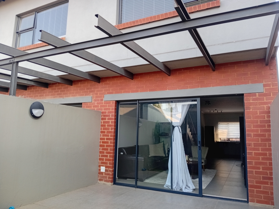 To Let 2 Bedroom Property for Rent in Olympus AH Gauteng