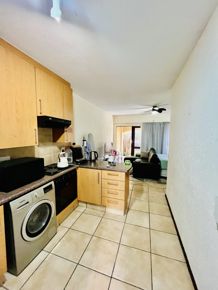 To Let 1 Bedroom Property for Rent in Lonehill Gauteng