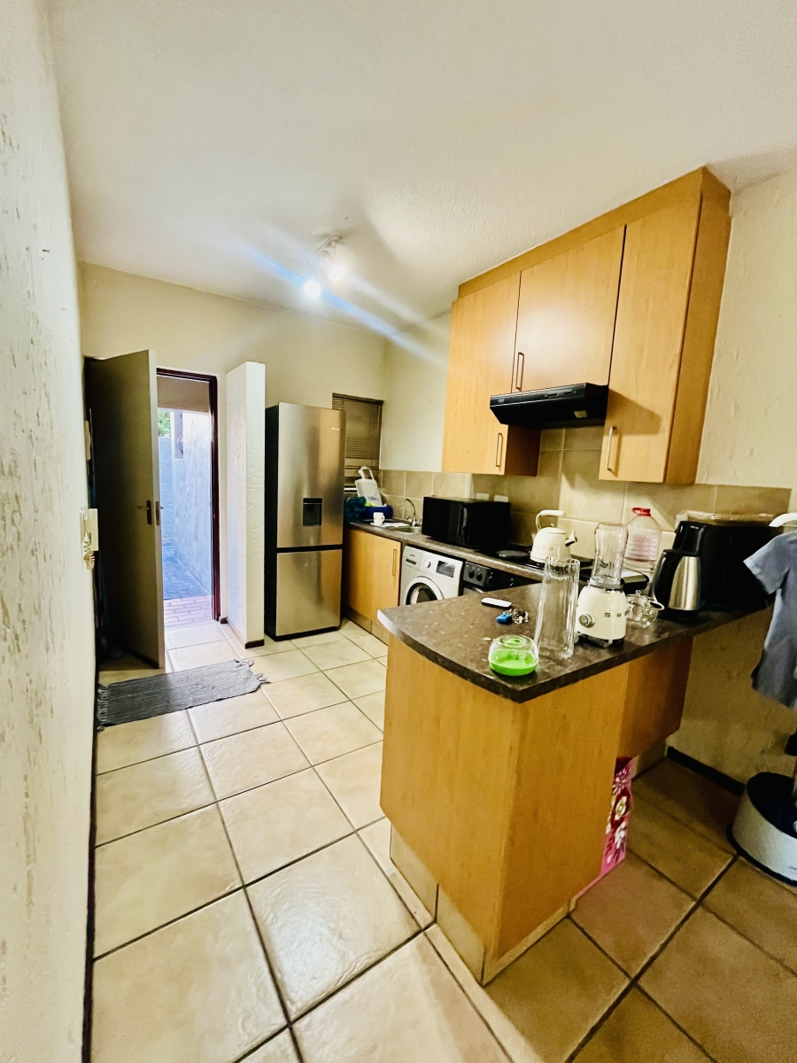 To Let 1 Bedroom Property for Rent in Lonehill Gauteng